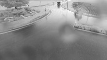 Regentropfen auf der Linse
